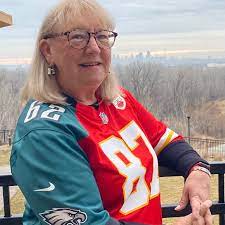 Travis and Jason Kelce - Mom