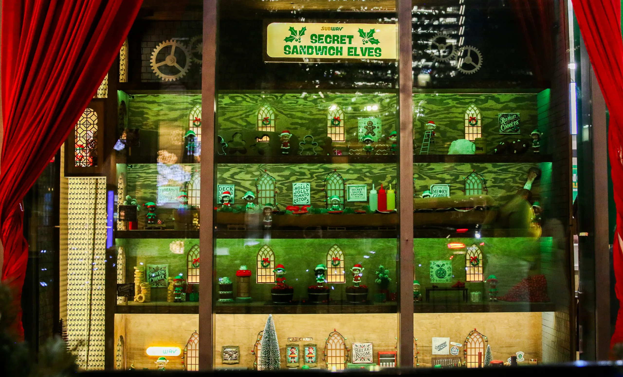 Subway Canada Reveals Its Secret Sandwich Elves Window Displays In Montreal And Toronto Locations