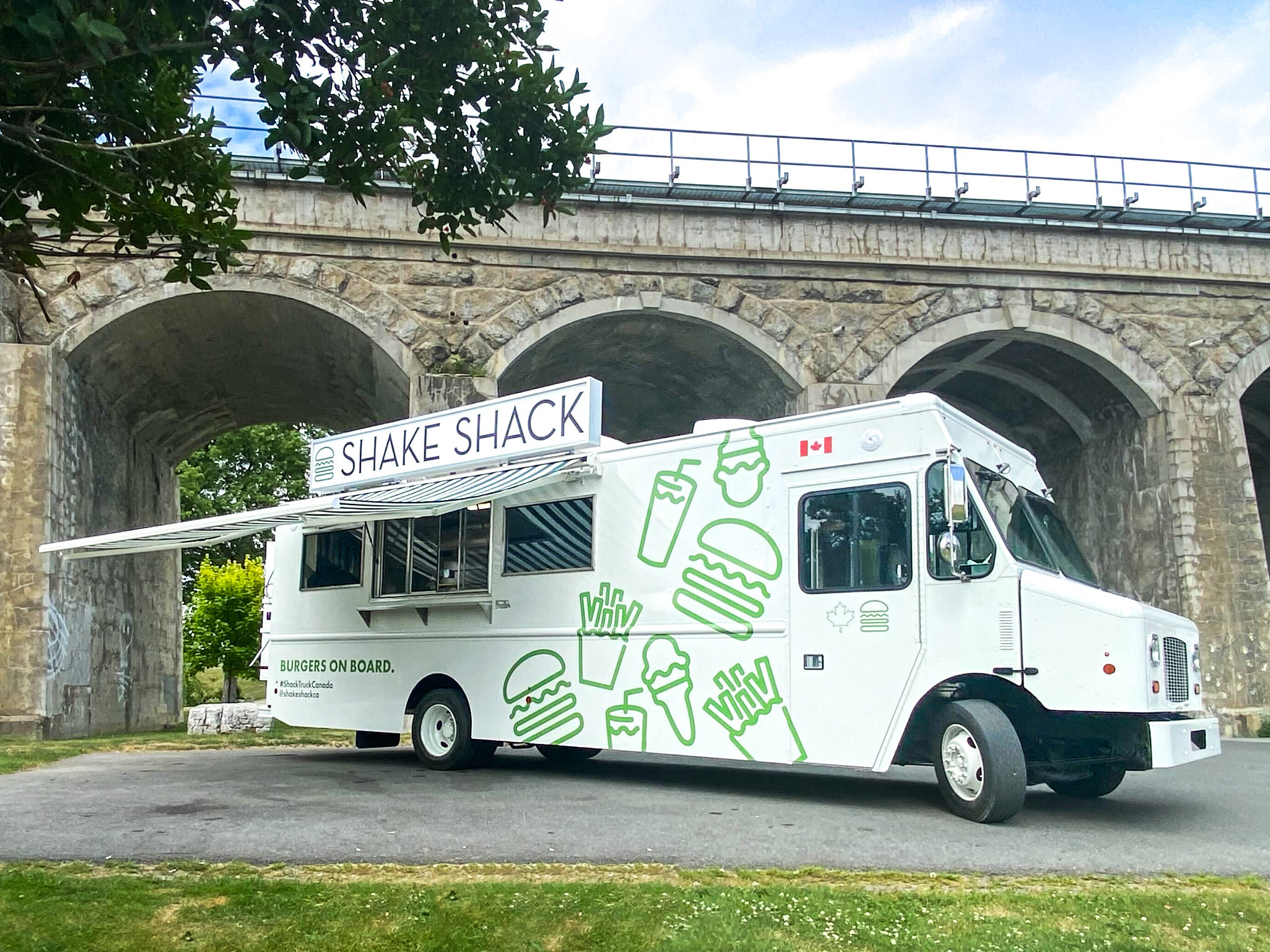 Experience Shake Shack Like Never Before: The Food Truck Tour Begins!